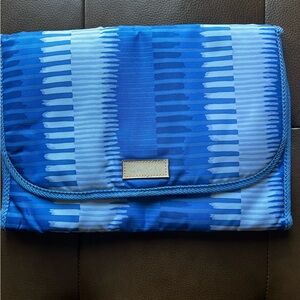 Hanging jewelry pouch